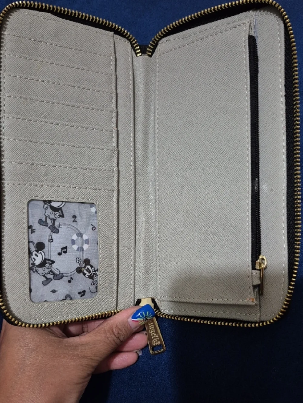 Loungefly Disney White and Black Steamboat Mickey & Minnie Zip Wallet - Picture 3 of 3